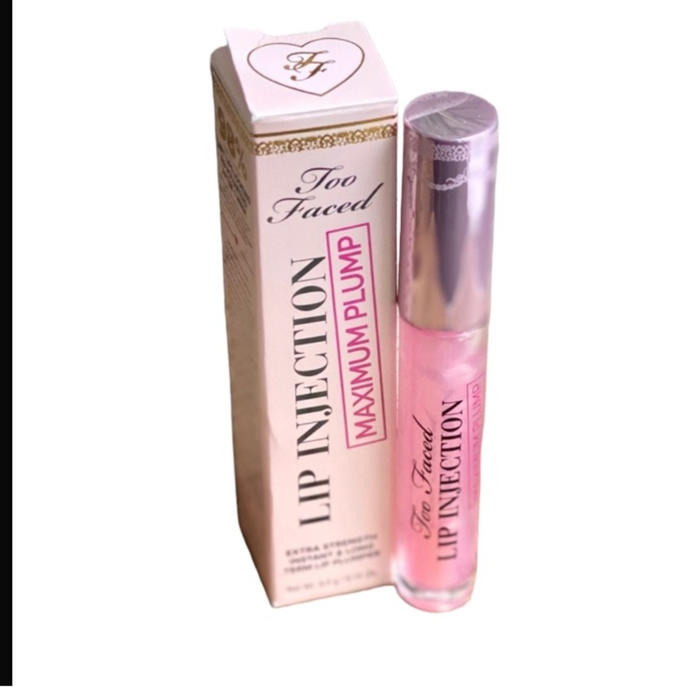 Too Faced
Lip Injection  Maximum Plumper new in box